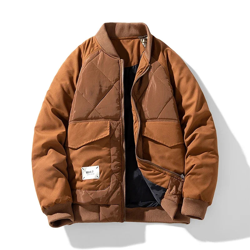 Warme gesteppte Bomberjacke für Männer mit klassischem Design und funktionalen Details.