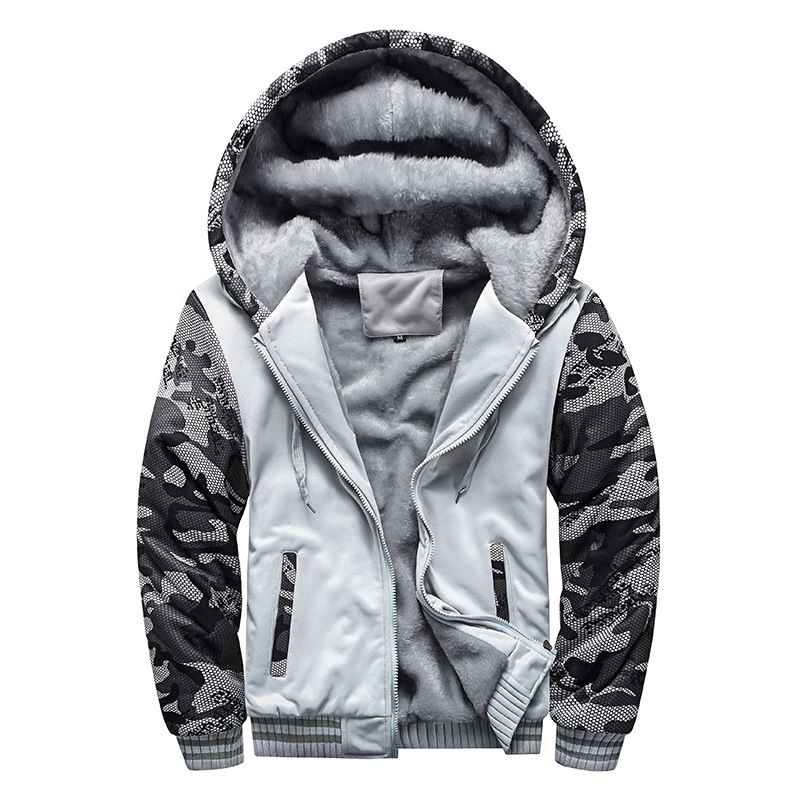 Warme und kuschelige Fleecejacke mit Kapuze für kalte Tage, perfekt für Komfort und Schutz.