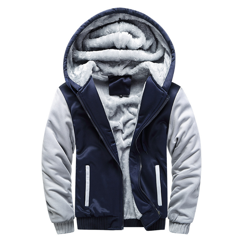 Warme und kuschelige Fleecejacke mit Kapuze für kalte Tage, perfekt für Komfort und Schutz.
