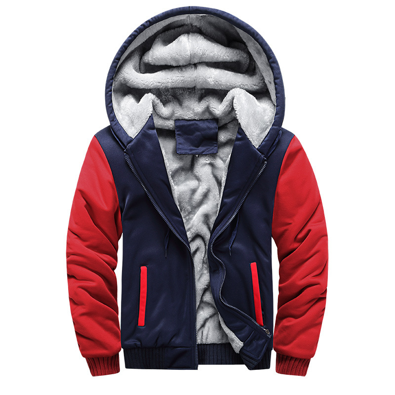 Warme und kuschelige Fleecejacke mit Kapuze für kalte Tage, perfekt für Komfort und Schutz.