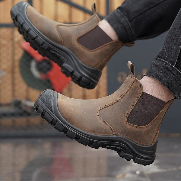 Wasserdichte Arbeitsstiefel für Männer – ideal für Regen und kalte Wintertage.