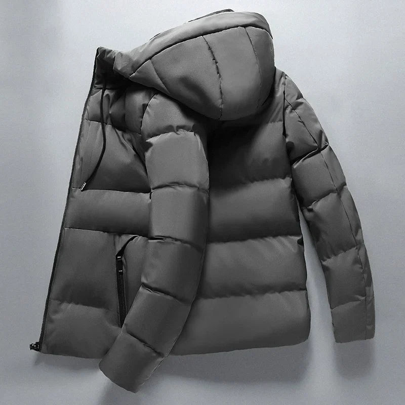 Wasserdichte Winterjacke für Herren, schützt zuverlässig vor Kälte, Wind und Regen.