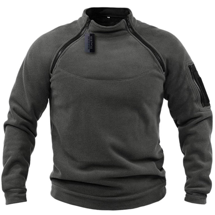Zeitloser Military-Fleece-Pullover für Männer, wärmespendend und strapazierfähig für Herbst und Winter.
